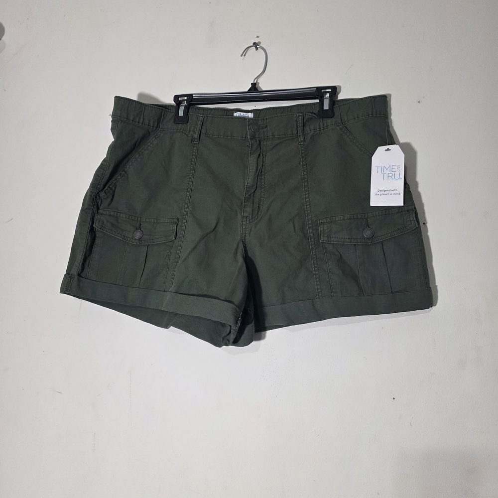Time and Tru Women's Green Cargo Shorts